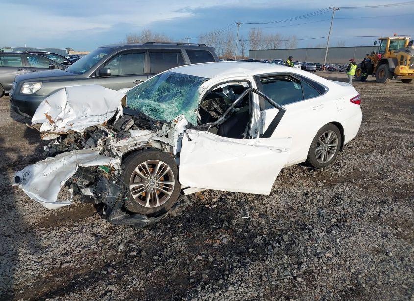 Photo 2 of 2017 Toyota Camry SE (VIN 4T1BF1FK4HU426070)