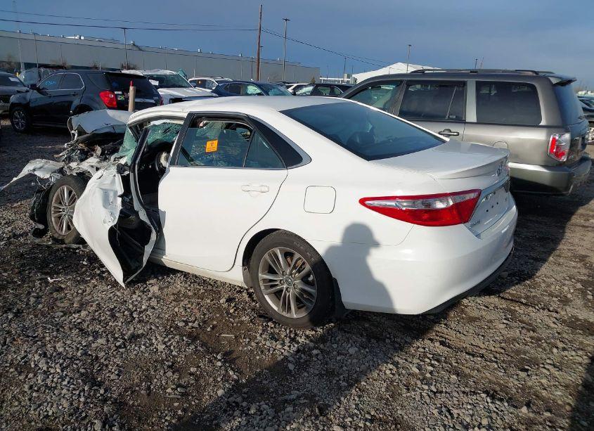 Photo 3 of 2017 Toyota Camry SE (VIN 4T1BF1FK4HU426070)