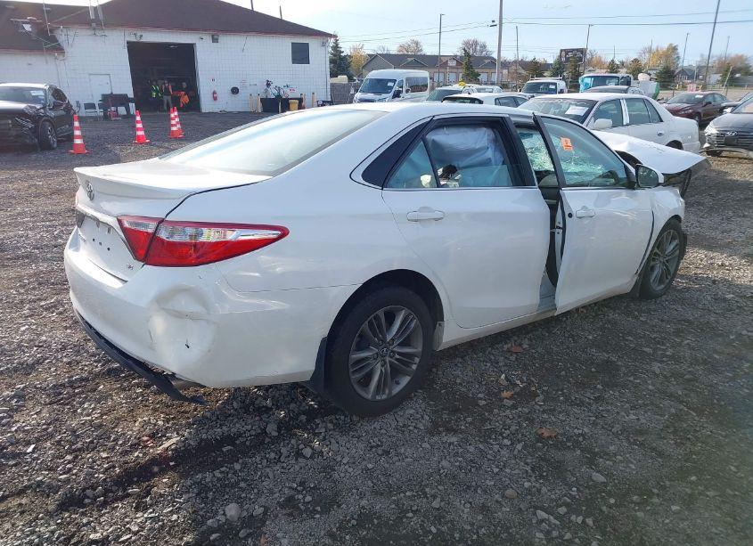 Photo 4 of 2017 Toyota Camry SE (VIN 4T1BF1FK4HU426070)