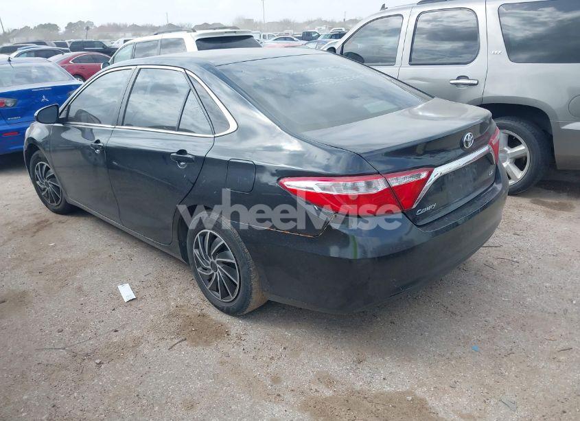 Photo 3 of 2017 Toyota Camry LE (VIN 4T1BF1FK4HU441880)
