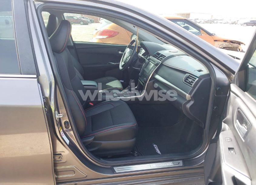 Photo 5 of 2017 Toyota Camry SE (VIN 4T1BF1FK4HU450336)