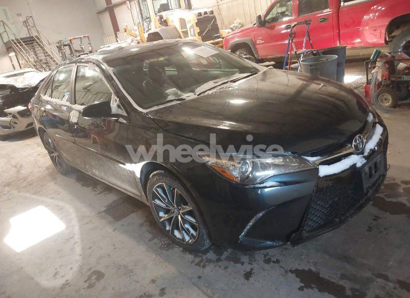 2017 Toyota Camry XSE (VIN 4T1BF1FK4HU621103) main photo