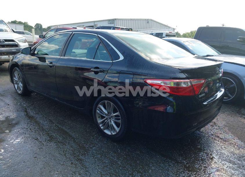 Photo 3 of 2017 Toyota Camry SE (VIN 4T1BF1FK4HU631209)