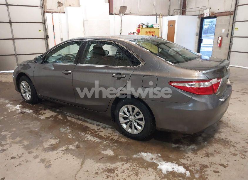 Photo 3 of 2017 Toyota Camry LE (VIN 4T1BF1FK4HU661973)