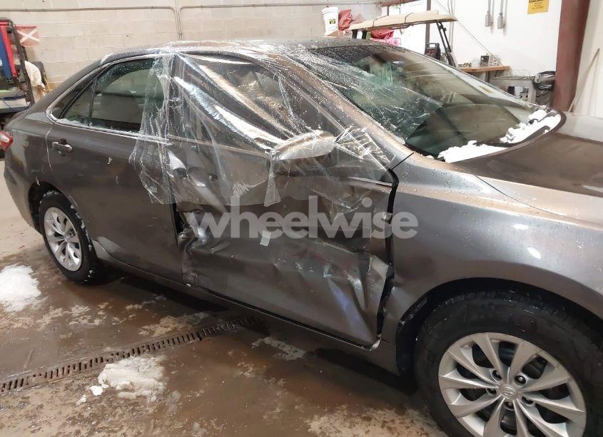 Photo 6 of 2017 Toyota Camry LE (VIN 4T1BF1FK4HU661973)