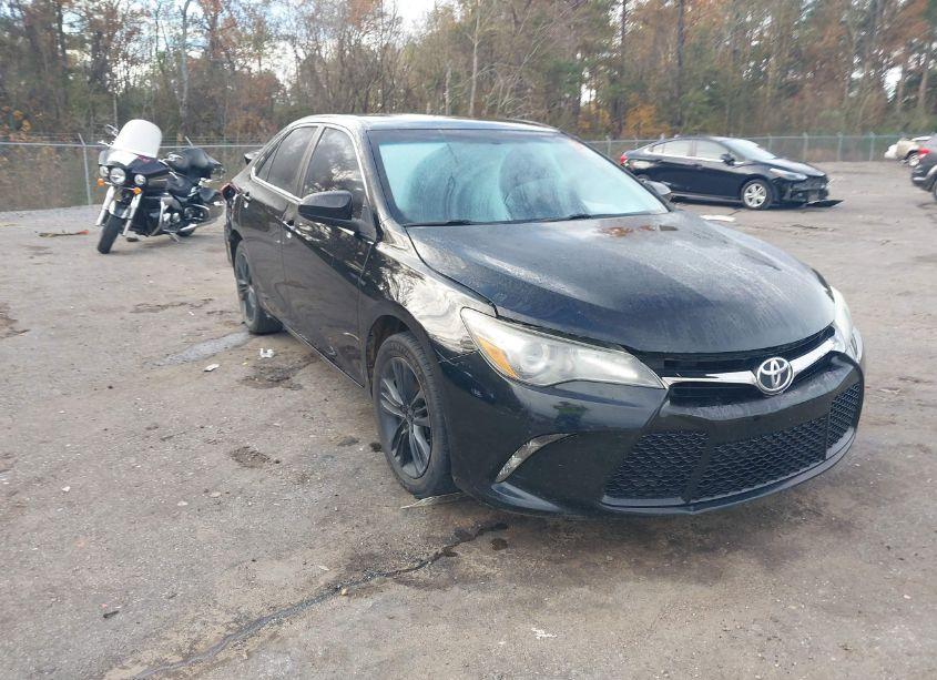 2017 Toyota Camry SE (VIN 4T1BF1FK4HU673654) main photo