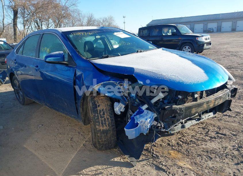 2017 Toyota Camry SE (VIN 4T1BF1FK4HU680023) main photo