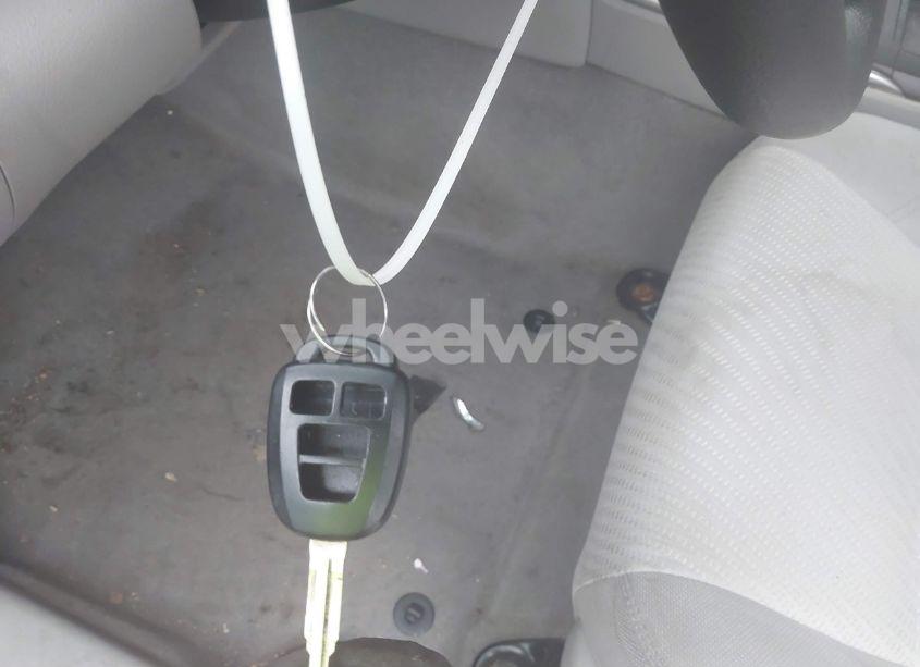 Photo 11 of 2017 Toyota Camry LE (VIN 4T1BF1FK4HU680877)