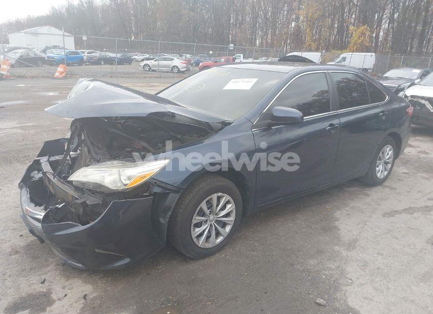 Photo 2 of 2017 Toyota Camry LE (VIN 4T1BF1FK4HU680877)