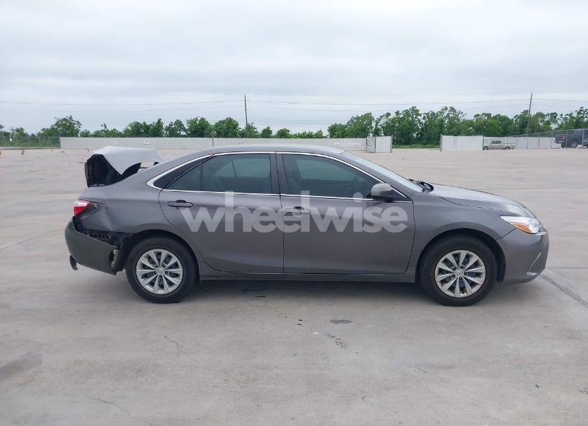 Photo 13 of 2017 Toyota Camry LE (VIN 4T1BF1FK4HU694648)