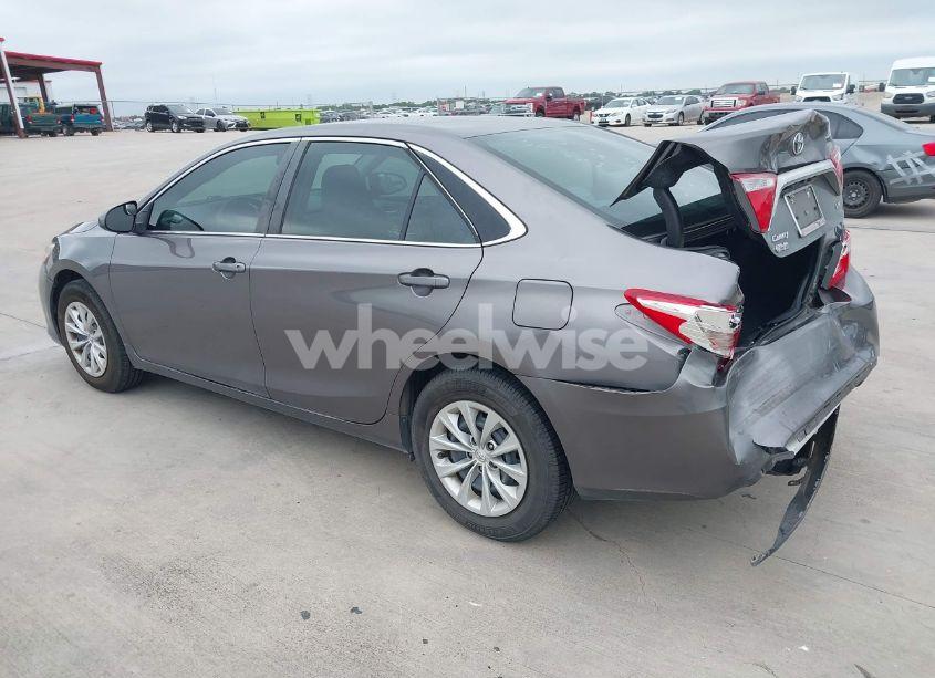 Photo 3 of 2017 Toyota Camry LE (VIN 4T1BF1FK4HU694648)