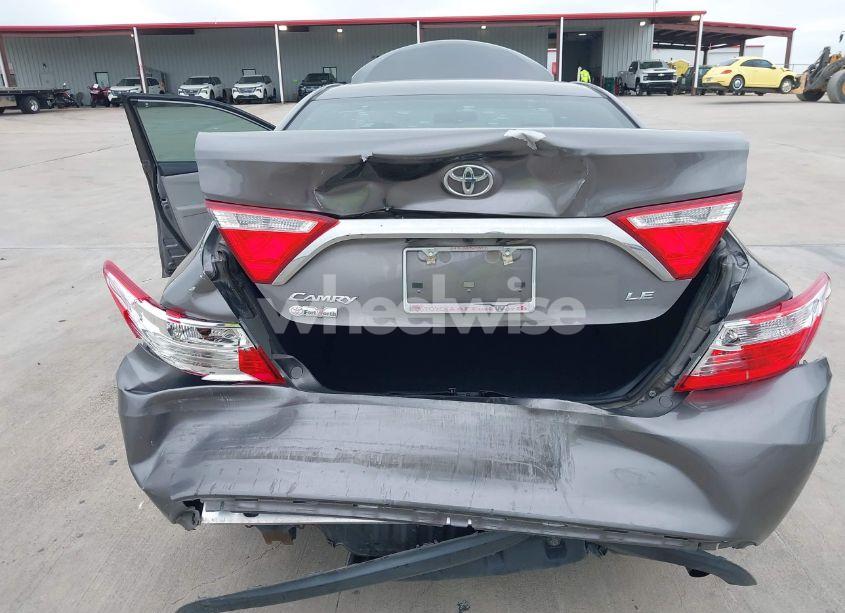 Photo 6 of 2017 Toyota Camry LE (VIN 4T1BF1FK4HU694648)