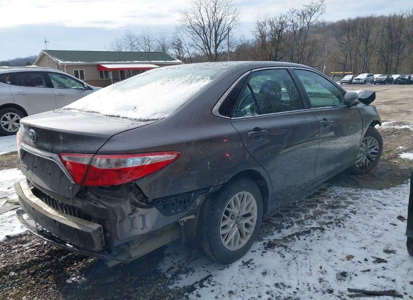 Photo 4 of 2017 Toyota Camry LE (VIN 4T1BF1FK4HU704952)