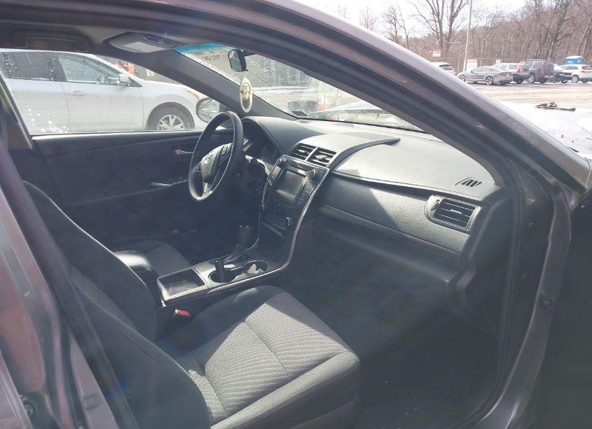 Photo 5 of 2017 Toyota Camry LE (VIN 4T1BF1FK4HU704952)