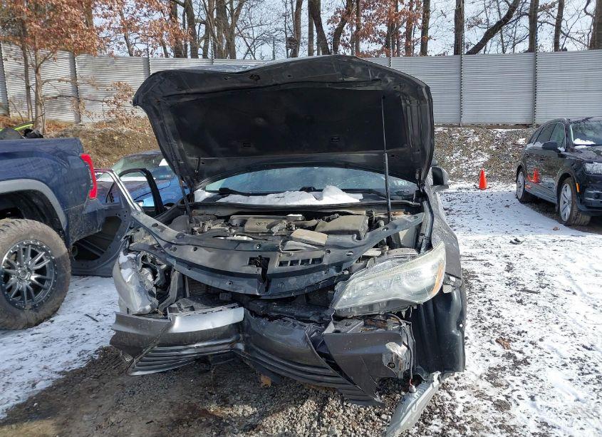 Photo 6 of 2017 Toyota Camry LE (VIN 4T1BF1FK4HU704952)