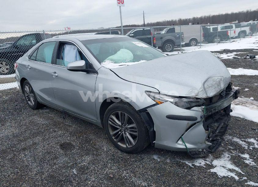 2017 Toyota Camry SE (VIN 4T1BF1FK4HU706328) main photo