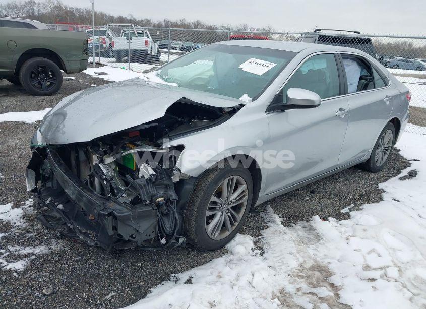 Photo 2 of 2017 Toyota Camry SE (VIN 4T1BF1FK4HU706328)