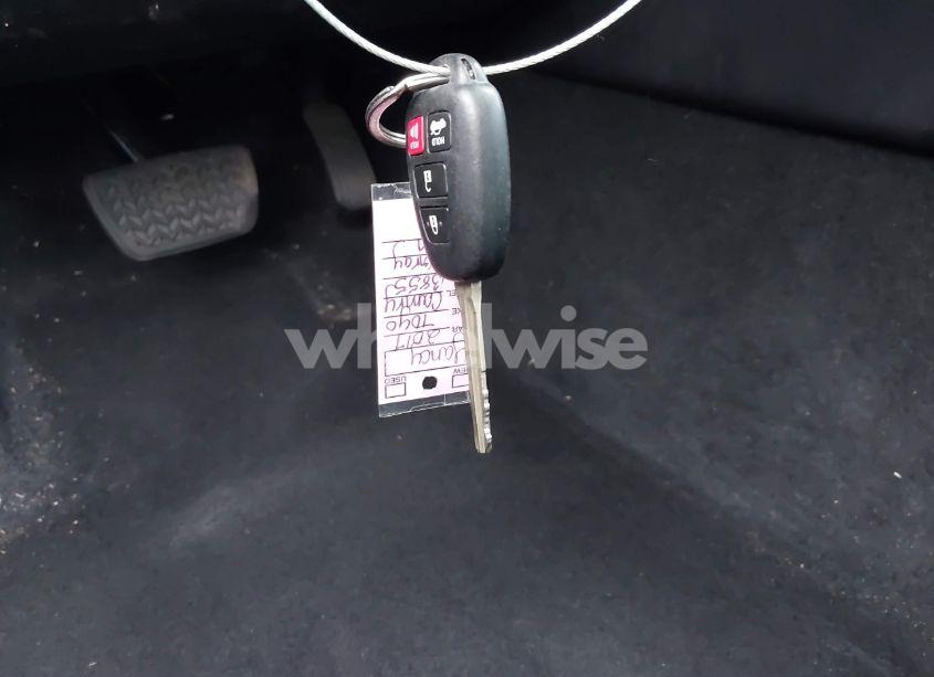 Photo 11 of 2017 Toyota Camry LE (VIN 4T1BF1FK4HU711786)