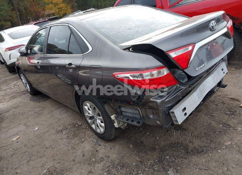 Photo 3 of 2017 Toyota Camry LE (VIN 4T1BF1FK4HU711786)