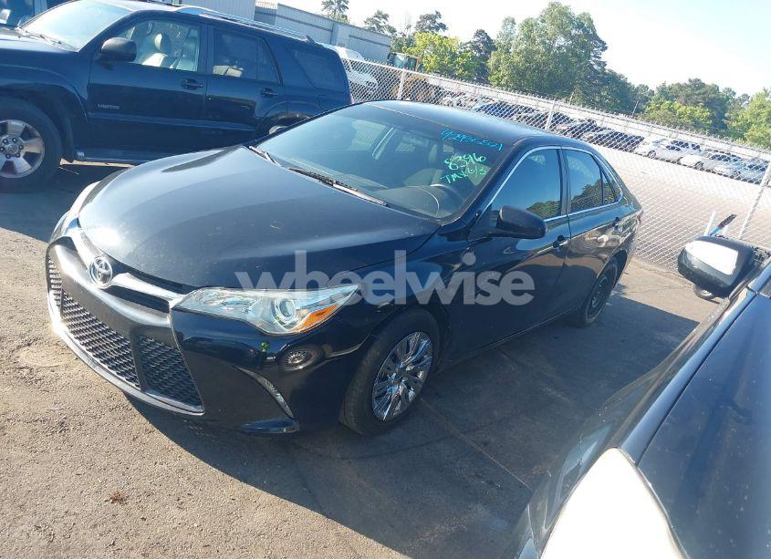 Photo 2 of 2017 Toyota Camry SE (VIN 4T1BF1FK4HU718396)
