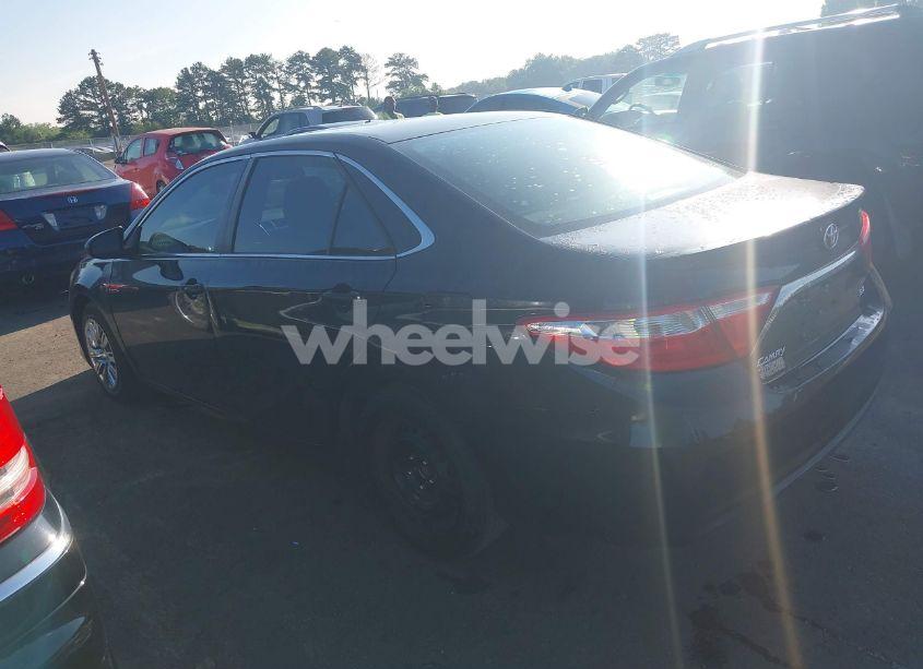 Photo 3 of 2017 Toyota Camry SE (VIN 4T1BF1FK4HU718396)