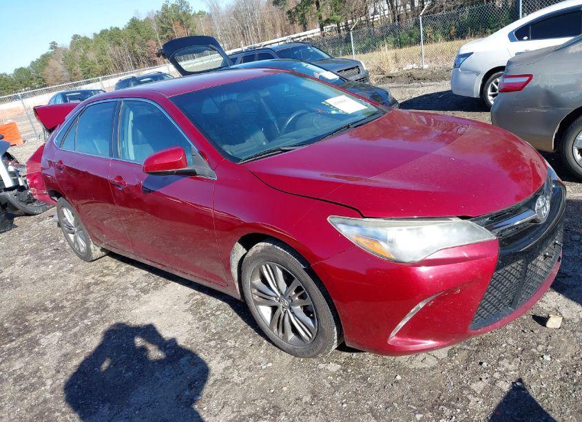 2017 Toyota Camry SE (VIN 4T1BF1FK4HU718737) main photo