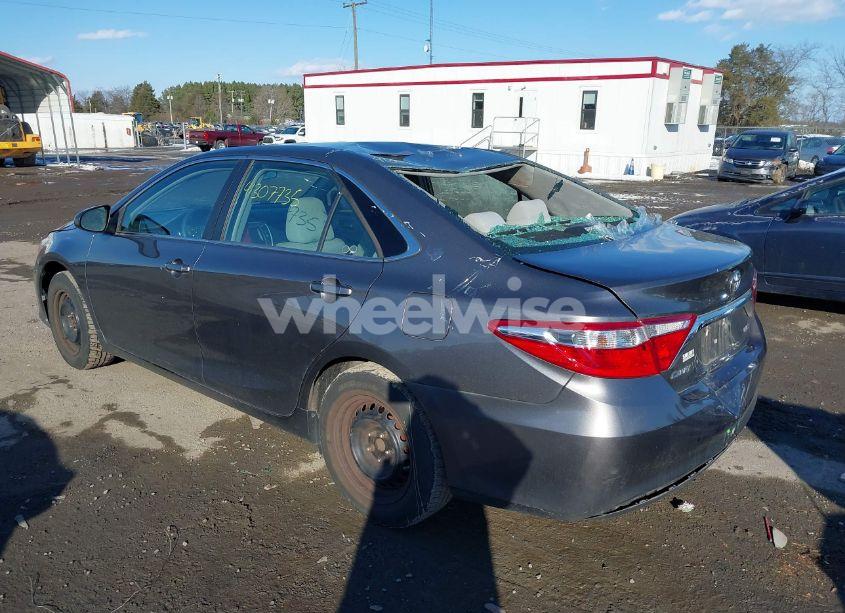 Photo 3 of 2017 Toyota Camry LE (VIN 4T1BF1FK4HU722335)