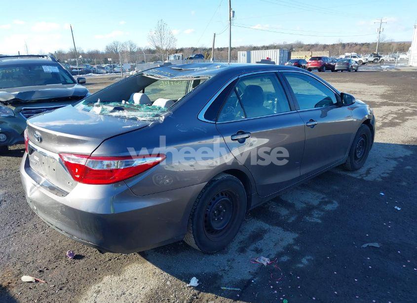 Photo 4 of 2017 Toyota Camry LE (VIN 4T1BF1FK4HU722335)