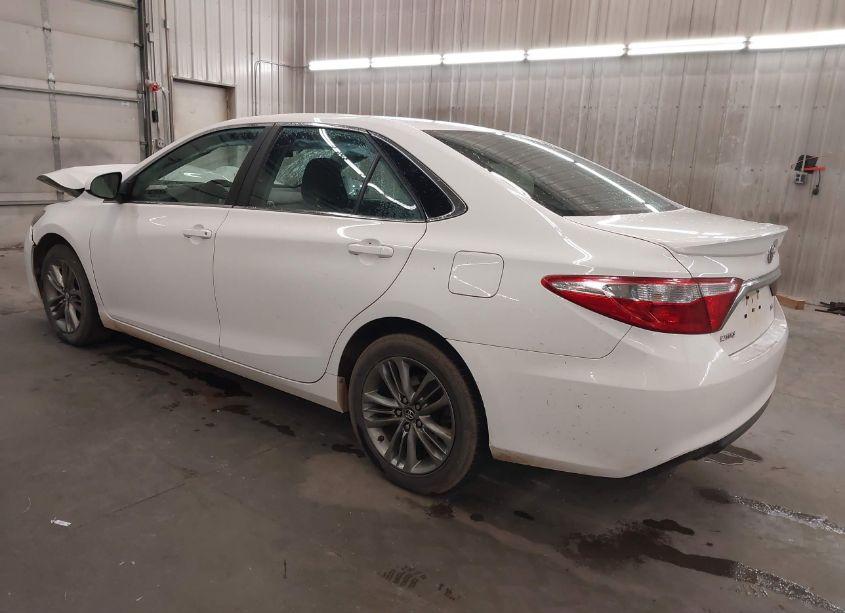 Photo 3 of 2017 Toyota Camry SE (VIN 4T1BF1FK4HU723632)