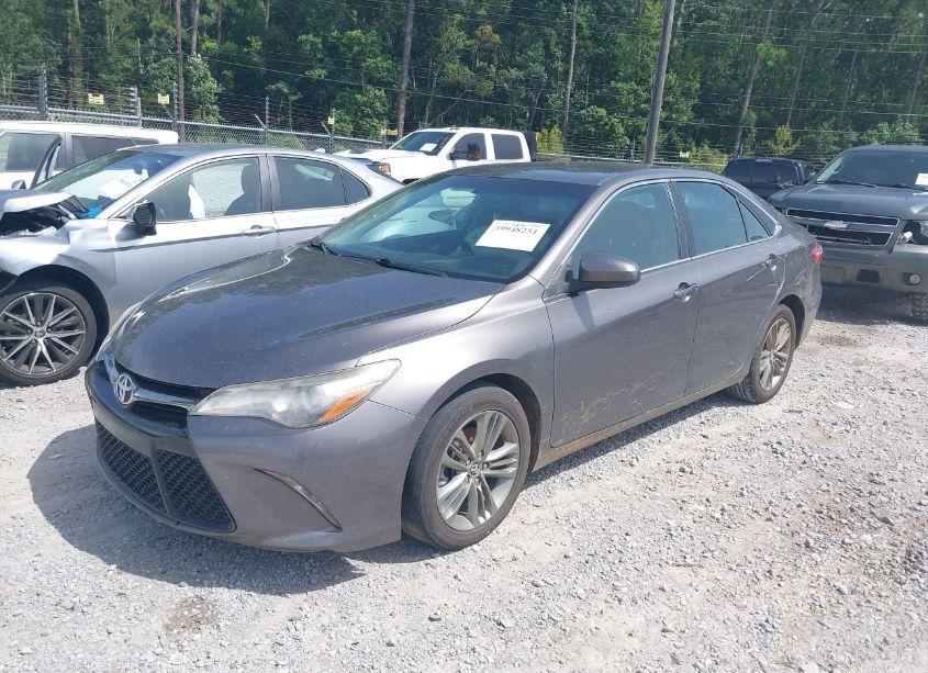 Photo 2 of 2017 Toyota Camry SE (VIN 4T1BF1FK4HU726000)