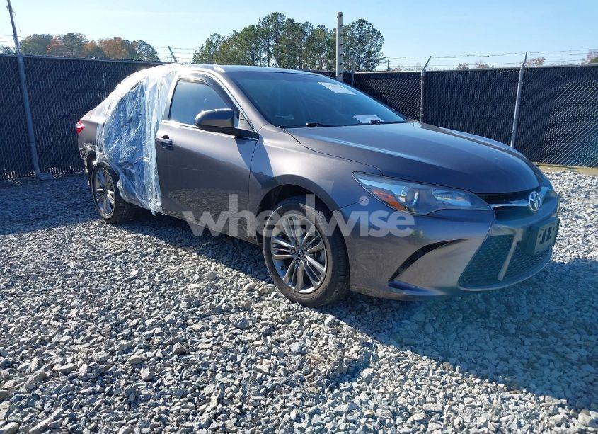 2017 Toyota Camry SE (VIN 4T1BF1FK4HU765900) main photo
