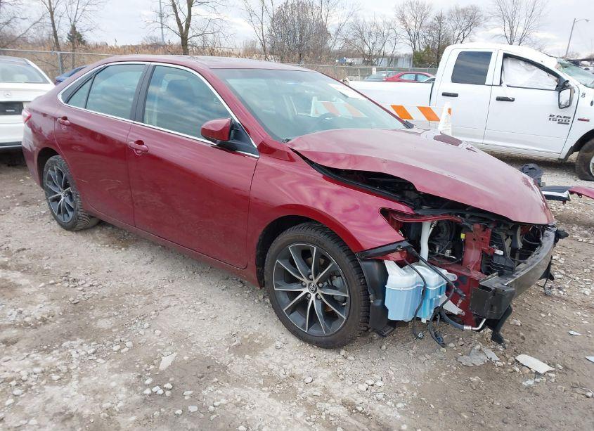 2017 Toyota Camry XSE (VIN 4T1BF1FK4HU784270) main photo
