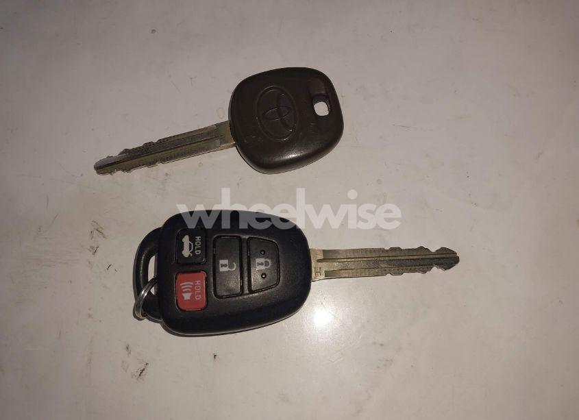 Photo 11 of 2017 Toyota Camry XLE (VIN 4T1BF1FK4HU786052)