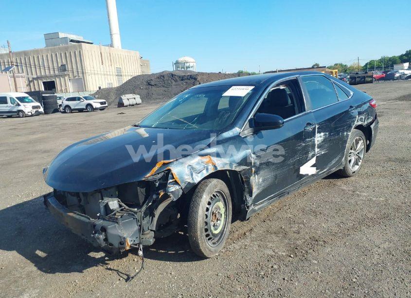 Photo 2 of 2017 Toyota Camry SE (VIN 4T1BF1FK4HU791073)