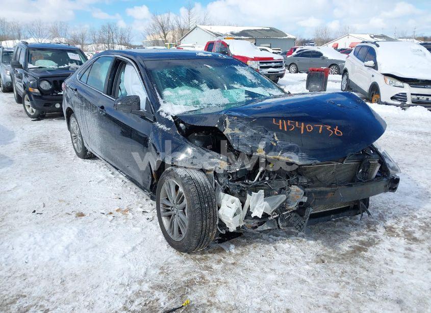 2017 Toyota Camry SE (VIN 4T1BF1FK4HU794832) main photo
