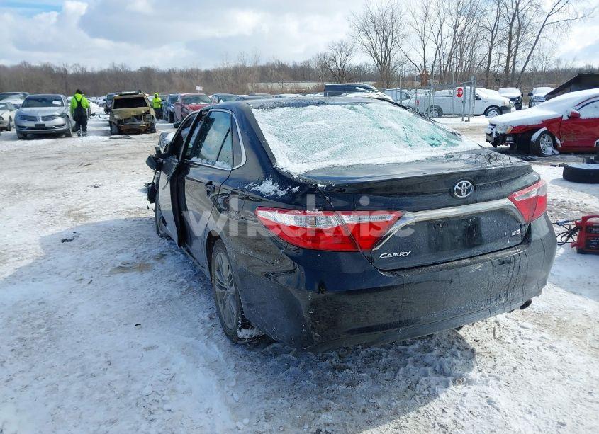 Photo 3 of 2017 Toyota Camry SE (VIN 4T1BF1FK4HU794832)