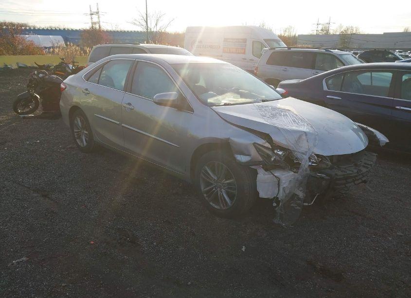 2017 Toyota Camry SE (VIN 4T1BF1FK4HU800497) main photo