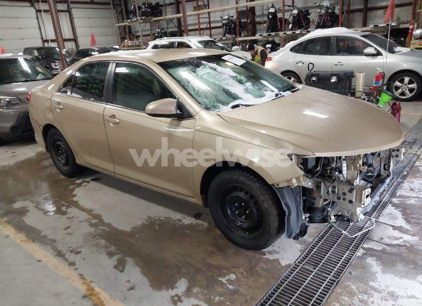 2012 Toyota Camry LE (VIN 4T1BF1FK5CU004673) main photo