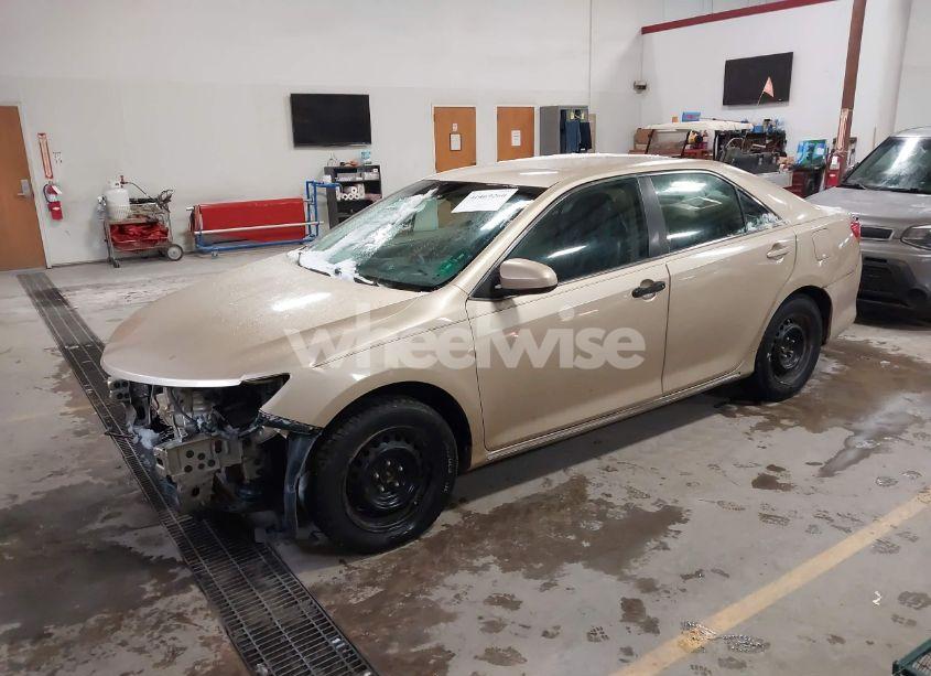 Photo 2 of 2012 Toyota Camry LE (VIN 4T1BF1FK5CU004673)