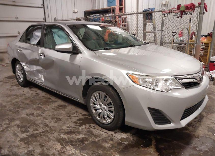 2012 Toyota Camry LE (VIN 4T1BF1FK5CU050181) main photo