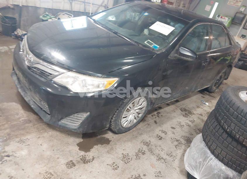 Photo 2 of 2012 Toyota Camry LE (VIN 4T1BF1FK5CU061844)
