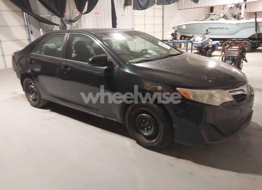 2012 Toyota Camry LE (VIN 4T1BF1FK5CU071502) main photo