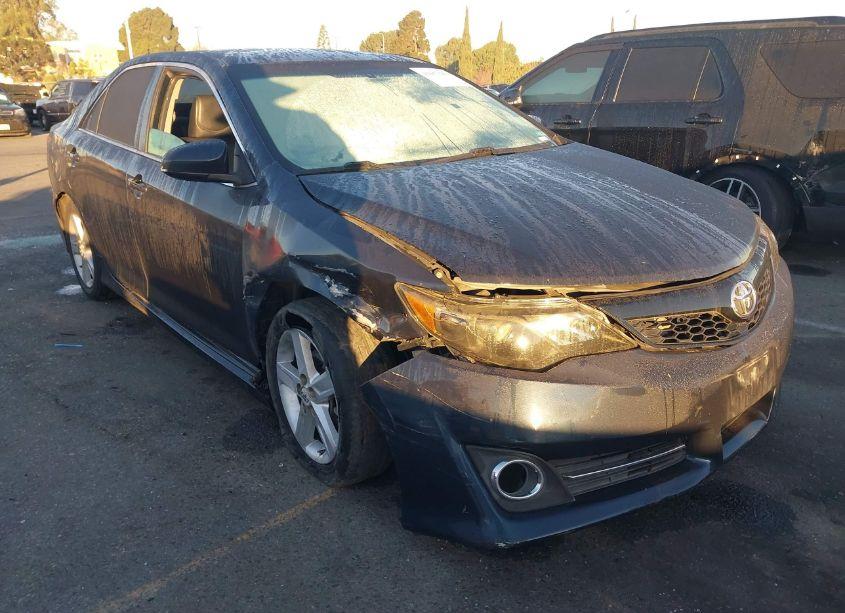 2012 Toyota Camry SE (VIN 4T1BF1FK5CU118981) main photo