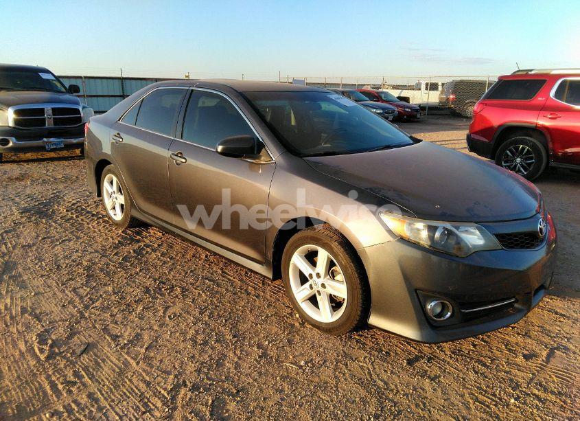 2012 Toyota Camry SE (VIN 4T1BF1FK5CU133237) main photo