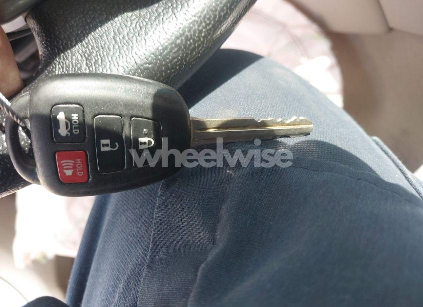 Photo 11 of 2012 Toyota Camry XLE (VIN 4T1BF1FK5CU523805)