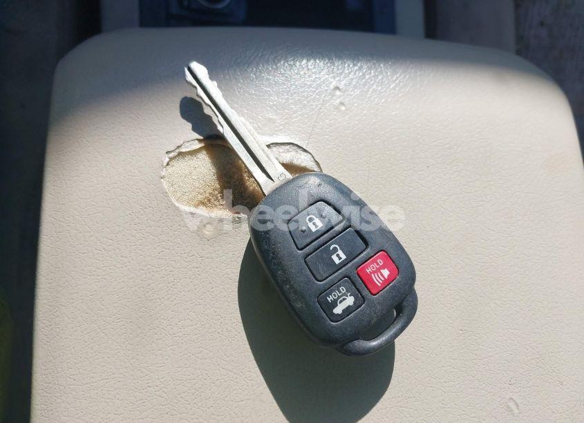 Photo 11 of 2012 Toyota Camry LE (VIN 4T1BF1FK5CU593109)