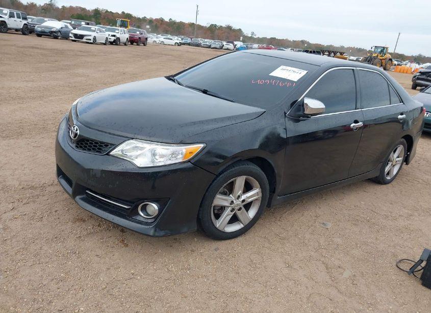 Photo 2 of 2012 Toyota Camry SE (VIN 4T1BF1FK5CU608756)