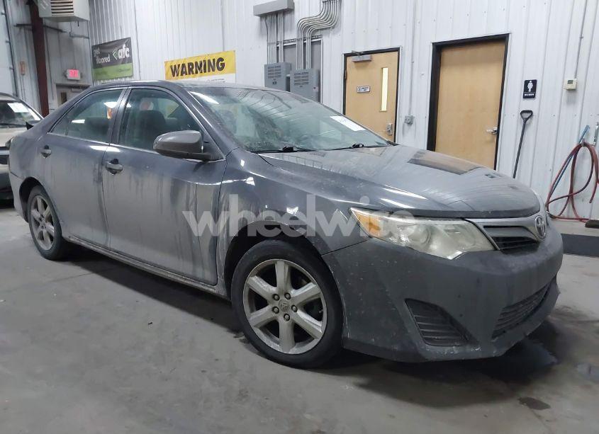 2013 Toyota Camry LE (VIN 4T1BF1FK5DU209136) main photo