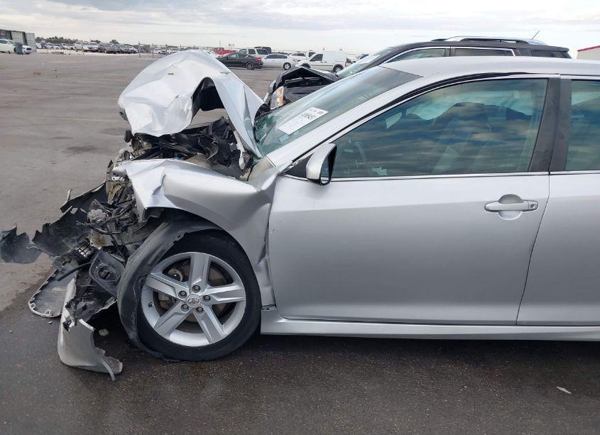 Photo 19 of 2013 Toyota Camry SE (VIN 4T1BF1FK5DU214112)