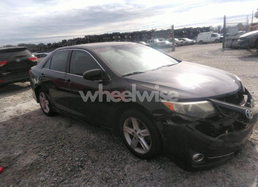 2013 Toyota Camry SE (VIN 4T1BF1FK5DU234599) main photo
